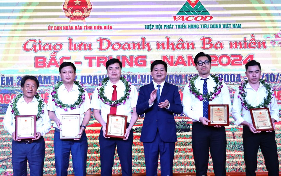 Giao lưu doanh nhân 3 miền Bắc - Trung - Nam 2024 tại Điện Biên